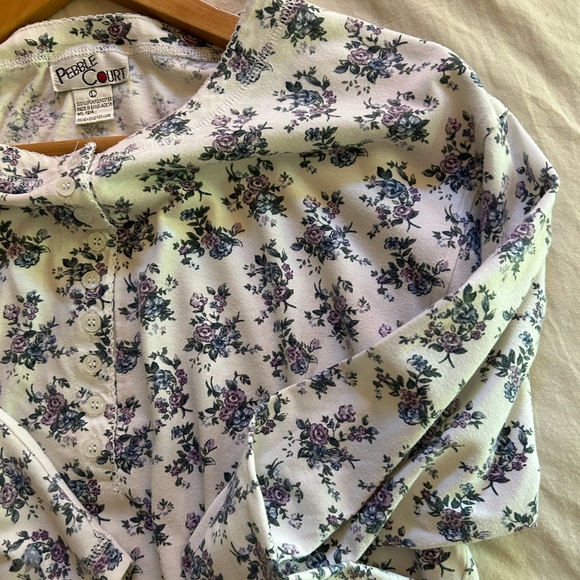 Pebble Court Floral Henley - Picture 4 of 6